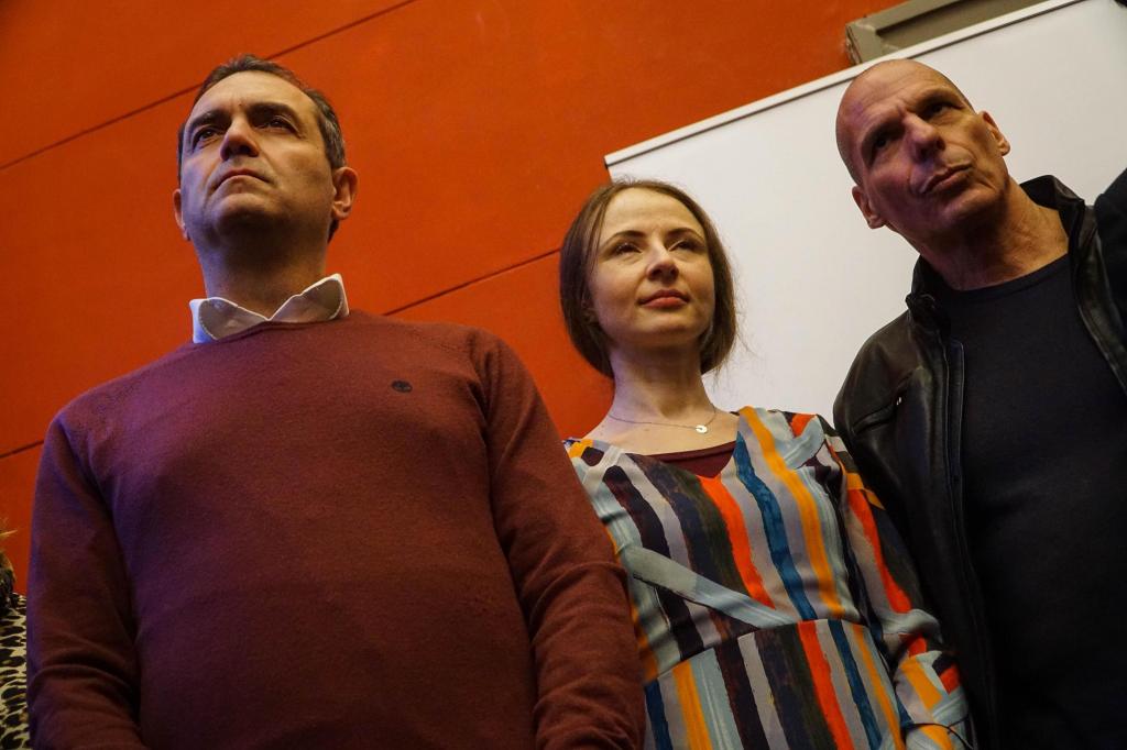 Νάπολη: Ιδρύθηκε το διεθνικό κίνημα των Βαρουφάκη, Ντε Ματζίστρις και Αμόν