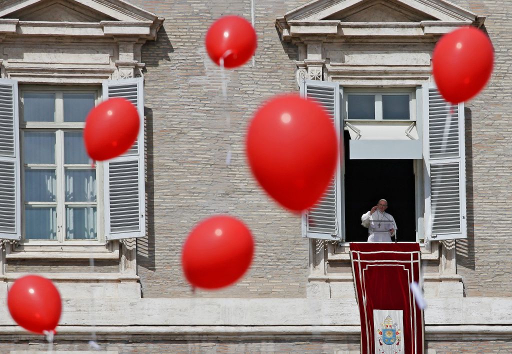 Τα μπαλόνια κατέκλυσαν το Βατικανό