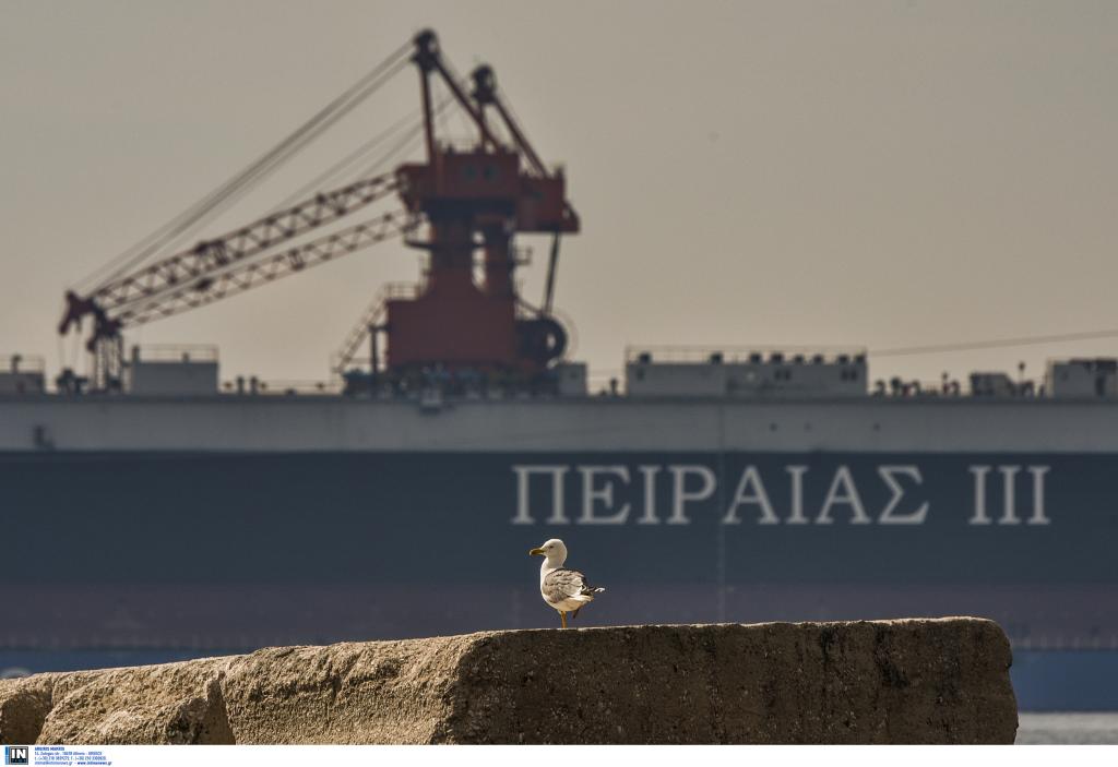 Στο λιμάνι του Πειραιά η νέα μεγάλη πλωτή δεξαμενή του ΟΛΠ