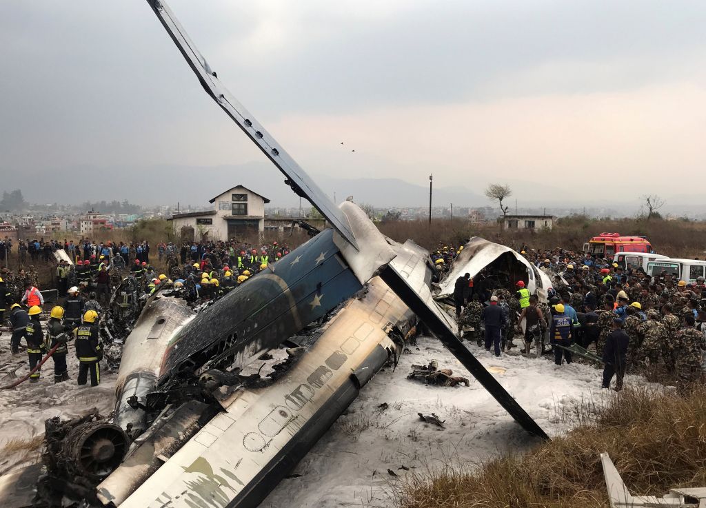 Νεπάλ: Τουλάχιστον 50 νεκροί στα συντρίμμια αεροπλάνου