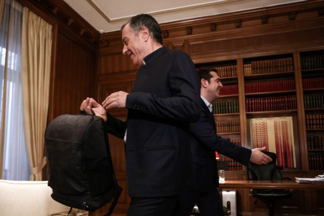 Ο Θεοδωράκης επιμένει σε άλλον βηματισμό