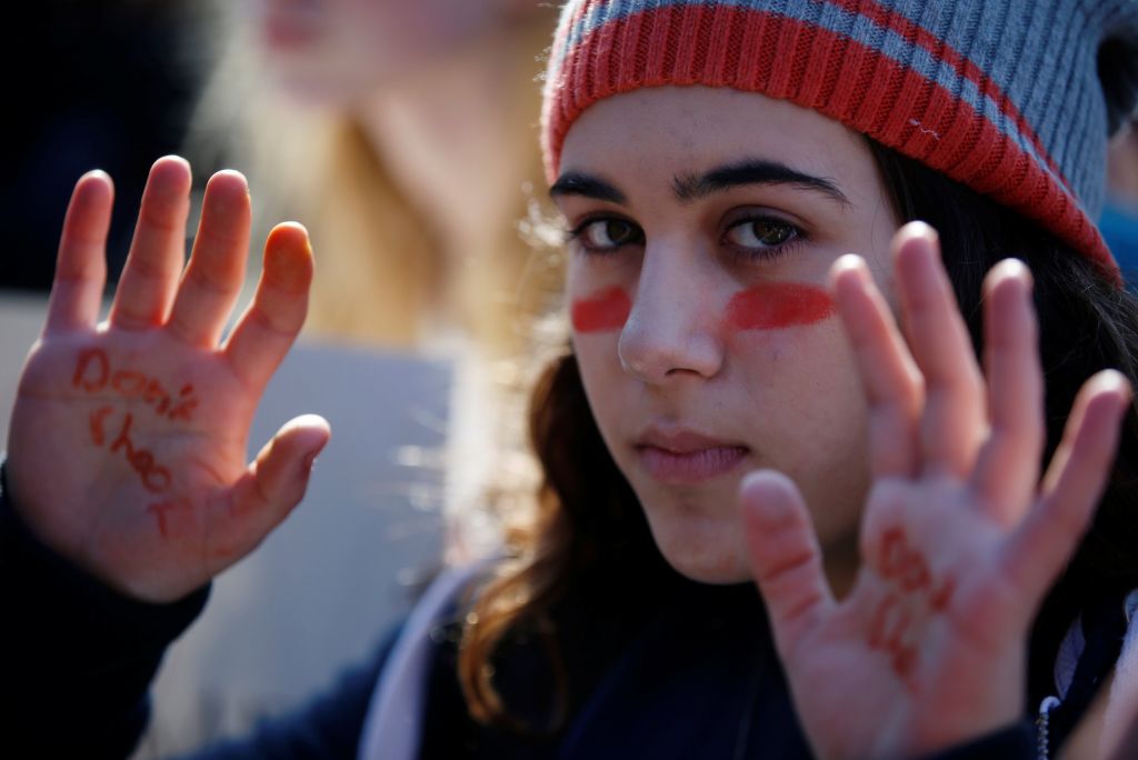 Εκκληση μαθητών στις ΗΠΑ: Προστατεύστε το μέλλον μας κι όχι τα όπλα