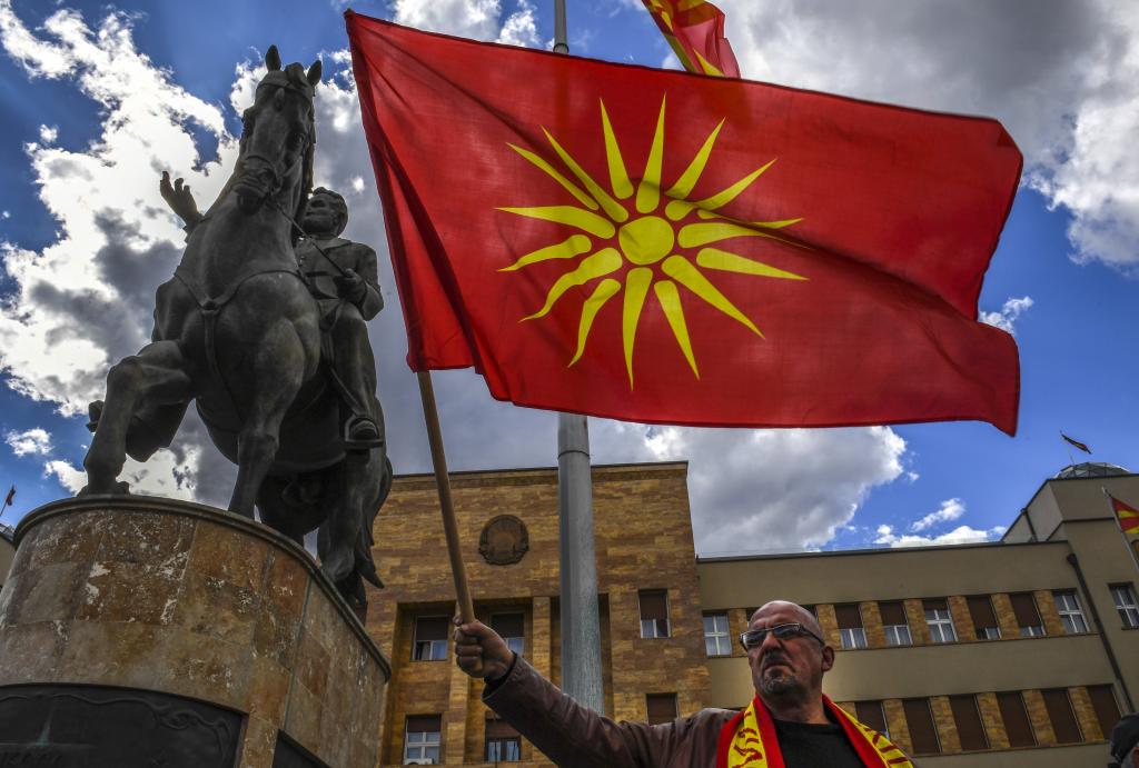 ΠΓΔΜ: Κόντρα Ζάεφ – Ιβάνοφ για την αλβανική γλώσσα