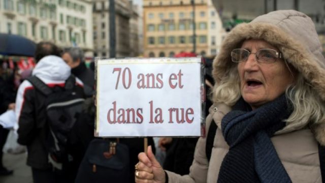 Χιλιάδες συνταξιούχοι στους δρόμους της Γαλλίας
