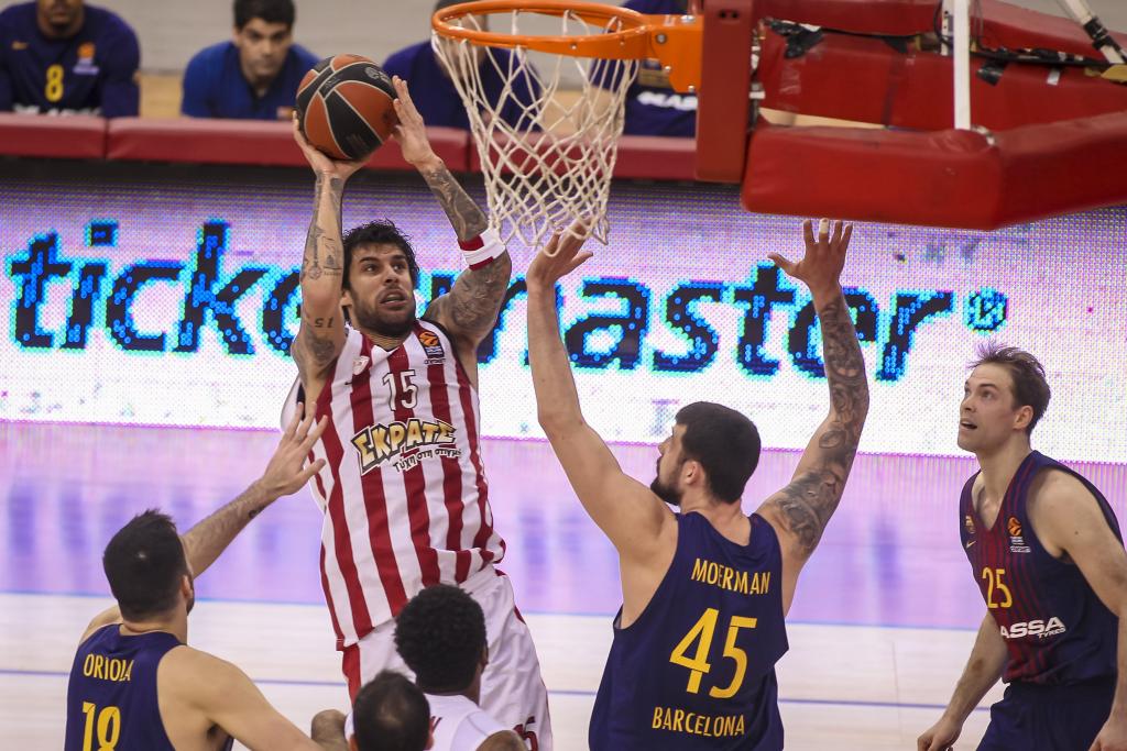 Ευρωλίγκα: Βαριά ήττα του Ολυμπιακού από την Μπαρτσελόνα στο ΣΕΦ