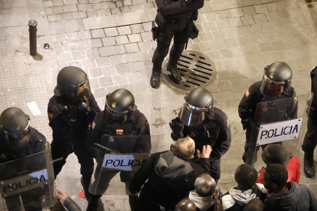 Ισπανία: Συγκρούσεις μετά τον θάνατο σενεγαλέζου πλανόδιου πωλητή