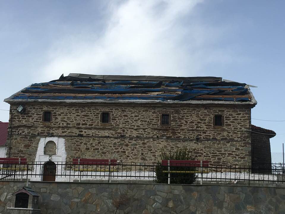 Ανεμοθύελλα προκάλεσε καταστροφές στο δήμο Δεσκάτης