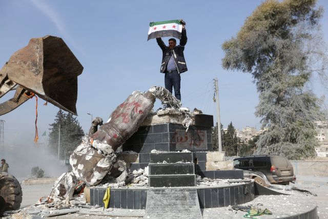 Τουρκικές σημαίες κυματίζουν στην Αφρίν