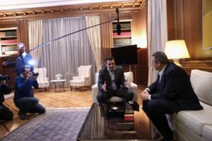 Η συνάντηση δεν κλείνει το ρήγμα