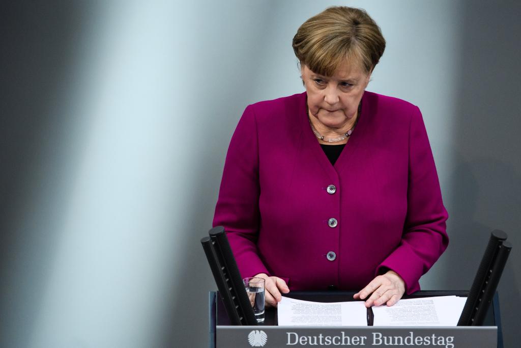 «Ουδέν σχόλιο» από την Καγκελαρία για συνομιλία Μέρκελ – Ερντογάν