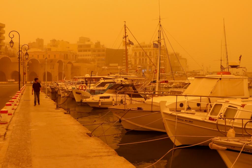 Το «έστρωσε» στη Φλώρινα, ρεκόρ αφρικανικής σκόνης στη Κρήτη (εικόνες)