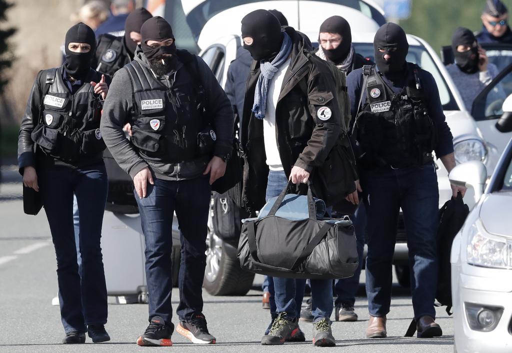 Γαλλία: Νεκρός ο δράστης και τρεις από τους ομήρους στο σουπερμάρκετ