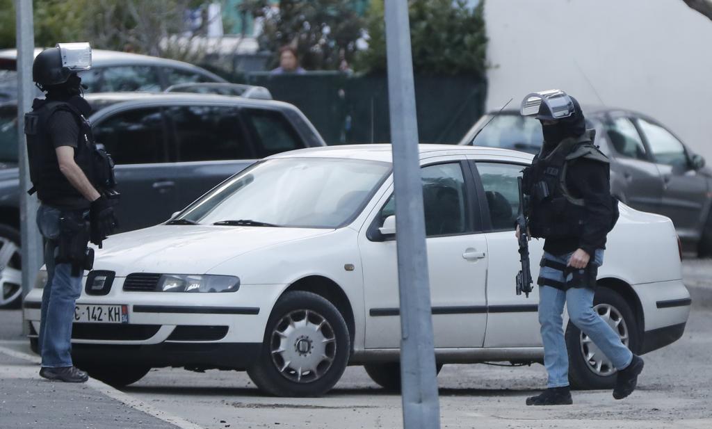 Γαλλία: Συνελήφθη ο άνδρας που επιτέθηκε σε στρατιωτικούς