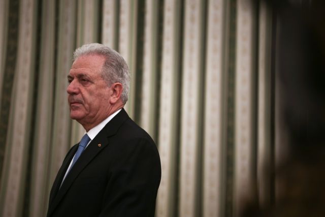 Στη Βουλή η δικογραφία για τα εμβόλια