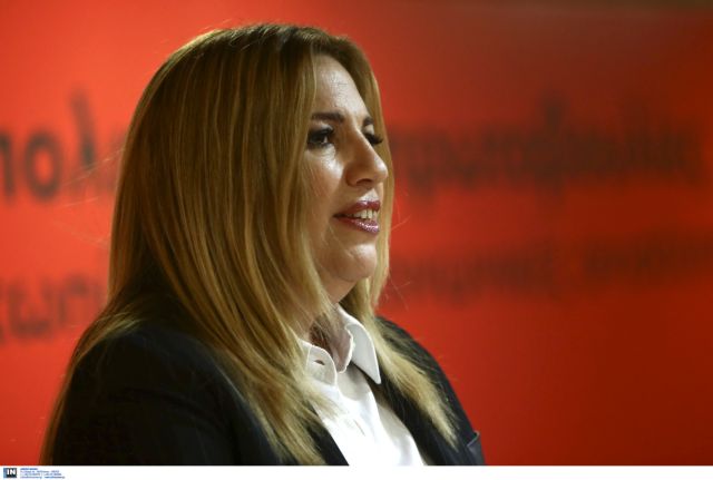 Επιμένει για το Σύνταγμα