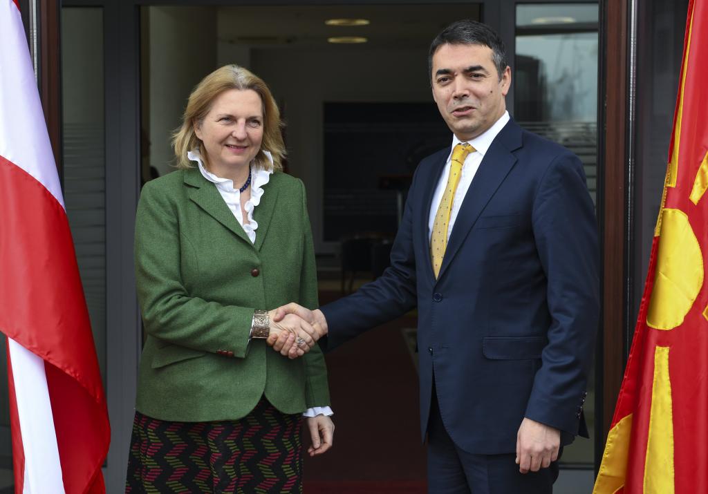 Ντιμιτρόφ: Η παράδοση θα συμβάλλει στην ονοματολογία της ΠΓΔΜ