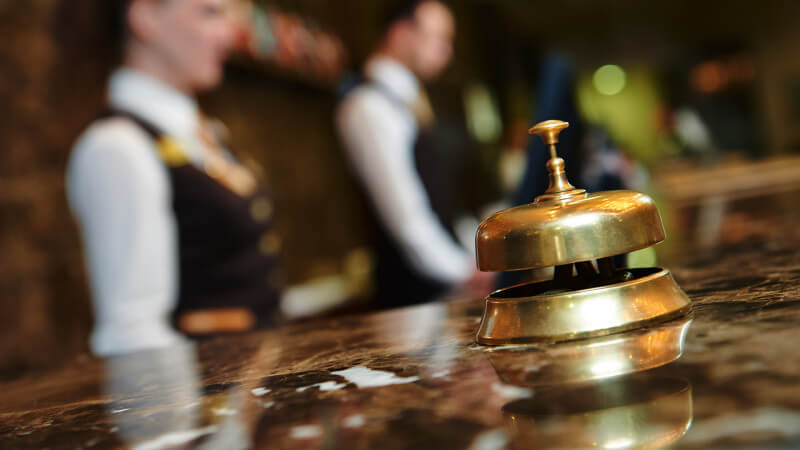 Μικρές αυξήσεις σε ξενοδοχοϋπαλλήλους με νέα συλλογική σύμβαση