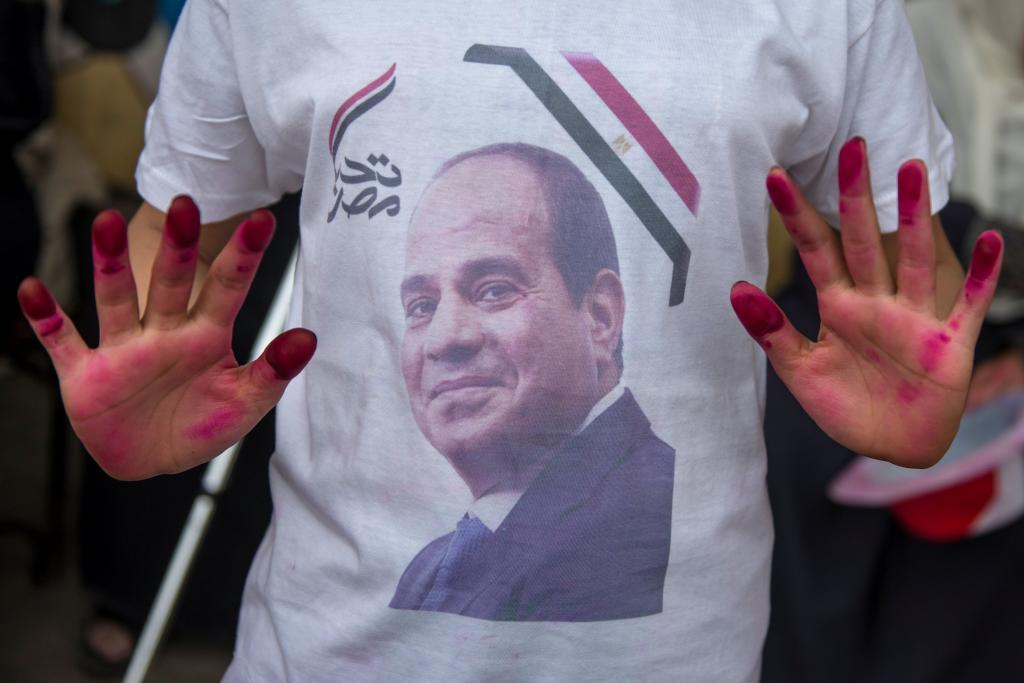 Επανεκλογή Σίσι στην Αίγυπτο: Με δωροδοκίες η συμμετοχή στις κάλπες