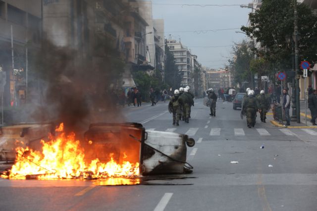 Χάος για να μιλήσει ο Τσακαλώτος