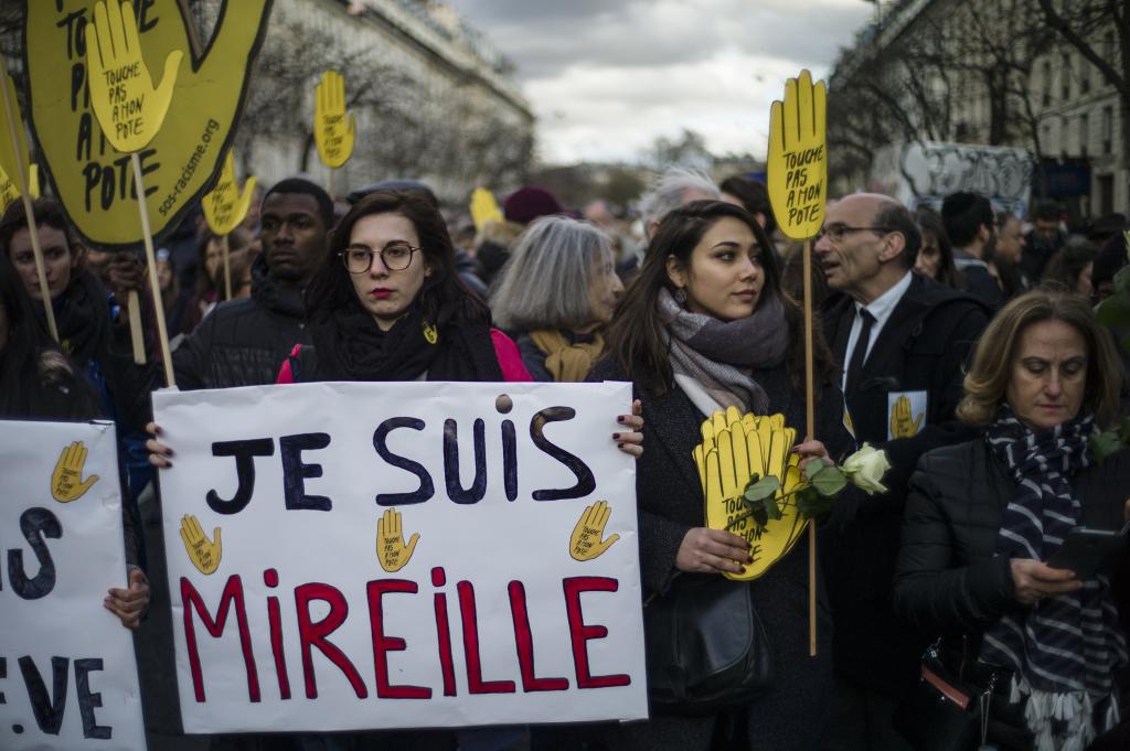 Χιλιάδες Γάλλοι στη «λευκή πορεία» κατά του αντισημιτισμού
