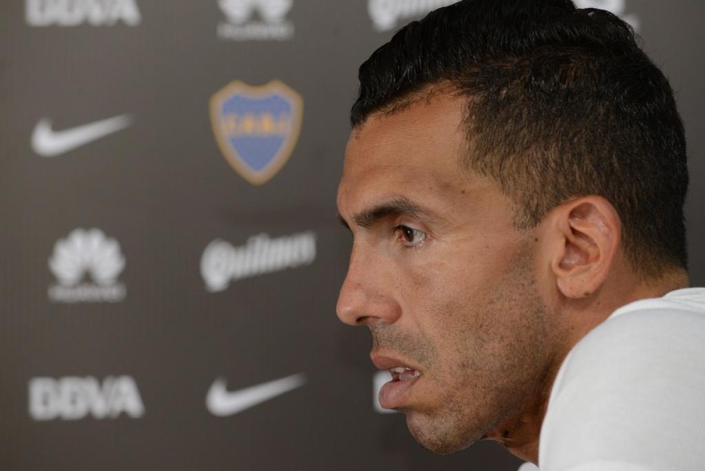 Ο Τέβες τραυματίστηκε σε αγώνα μέσα σε φυλακή!