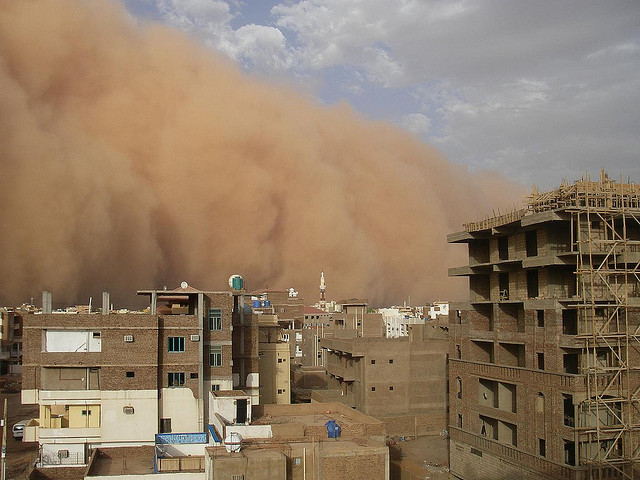 Αμμοθύελλα πλήττει το Χαρτούμ – έκλεισε το αεροδρόμιο
