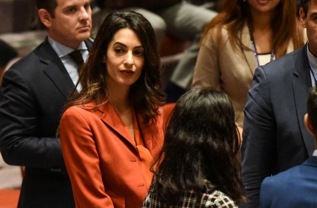 Η Αμαλ Κλούνεϊ δικηγόρος των κρατούμενων δημοσιογράφων του Reuters