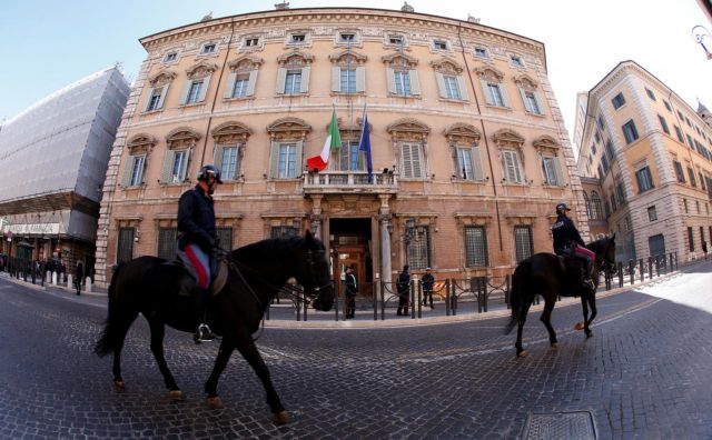 Ρώμη: Τουρκικό φορτηγό έκανε «σκόνη» τα μέτρα ασφαλείας