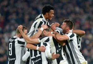 Η Γιουβέντους ξέφυγε και πάλι από τη Νάπολι με το 3-1 επί της Μίλαν