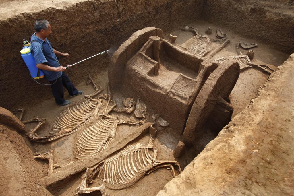 Κίνα: Εκατοντάδες ευρήματα ανακαλύφθηκαν σε αρχαίους τάφους
