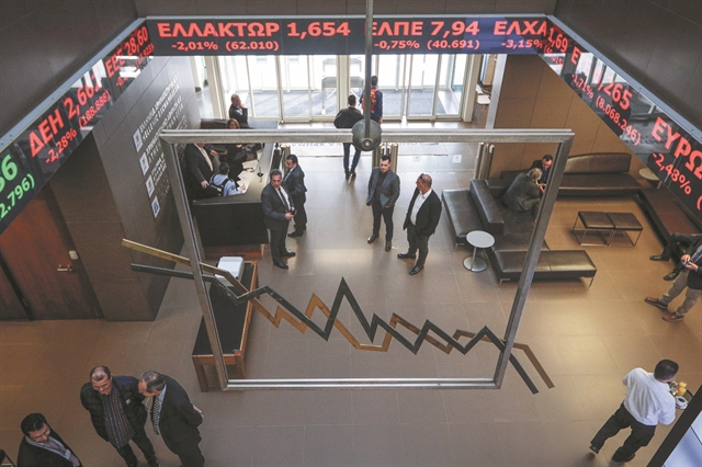 H μετάλλαξη του ιού προκαλεί τριγμούς και στο Χρηματιστήριο Αθηνών