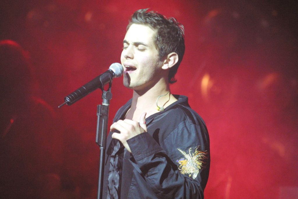 Ο Μιχάλης Χατζηγιάννης μας προσκαλεί σε ένα μεγάλο «Party»