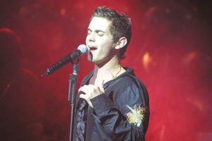 Ο Μιχάλης Χατζηγιάννης μας προσκαλεί σε ένα μεγάλο «Party»