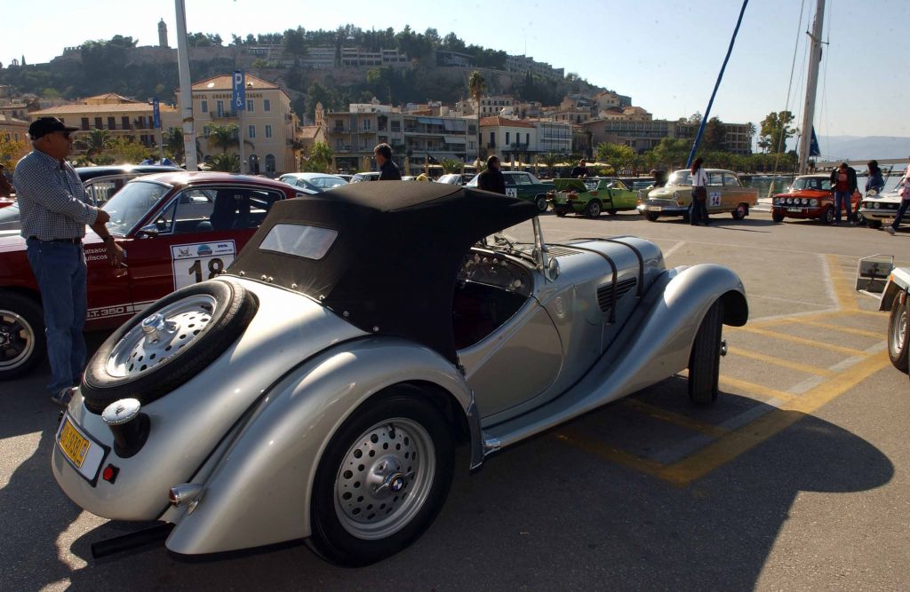 Ράλι με αυτοκίνητα αντίκες στα Χανιά