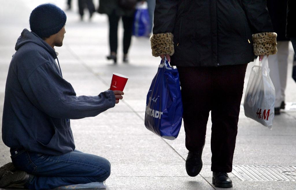 Ερχεται έκρηξη της φτώχειας με νέες περικοπές σε μισθούς – συντάξεις