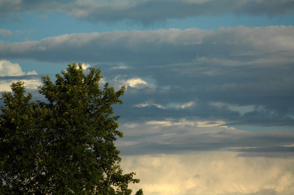 Επιτάφιος με βροχές και καταιγίδες