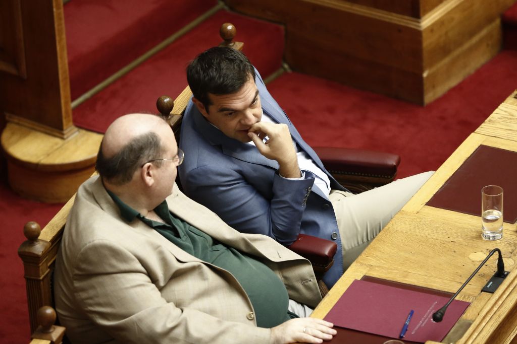 Former education minister throws down the gauntlet to Tsipras
