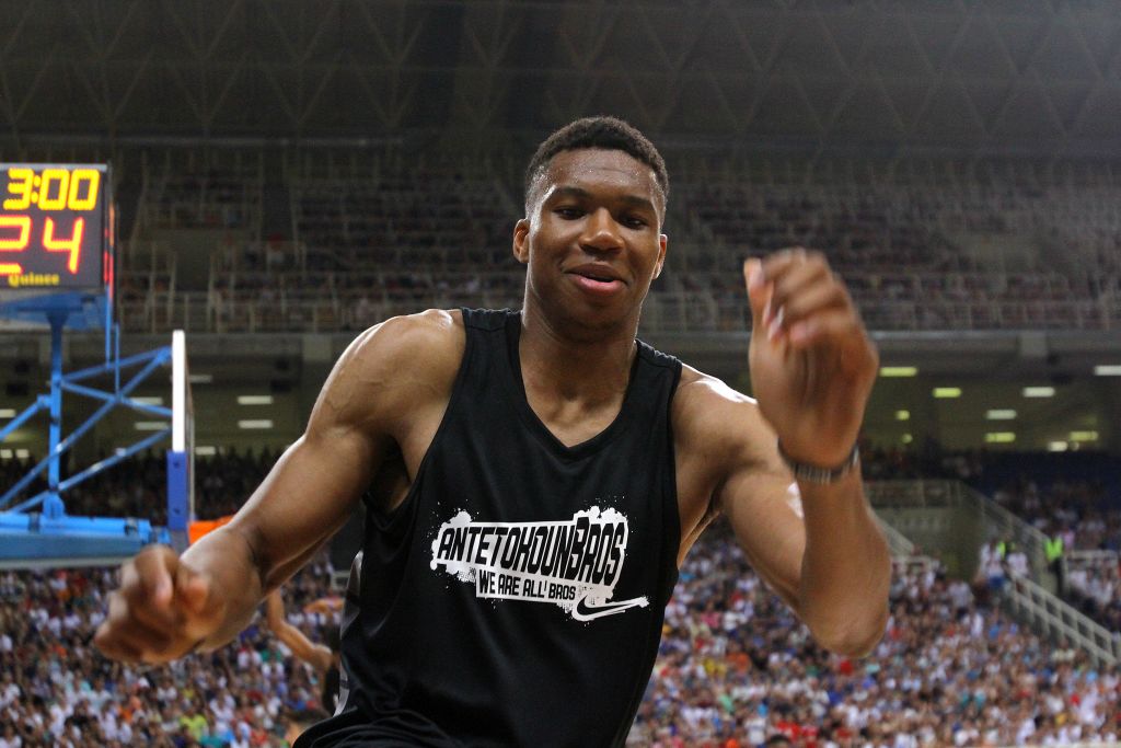 Απίστευτος Αντετοκούνμπο, σάρωσε τους Σέλτικς