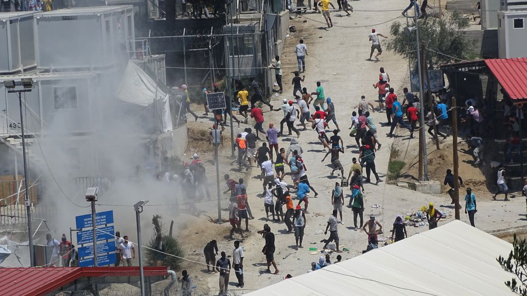 Ενοχοι 32 πρόσφυγες και μετανάστες για τα επεισόδια στη Μόρια