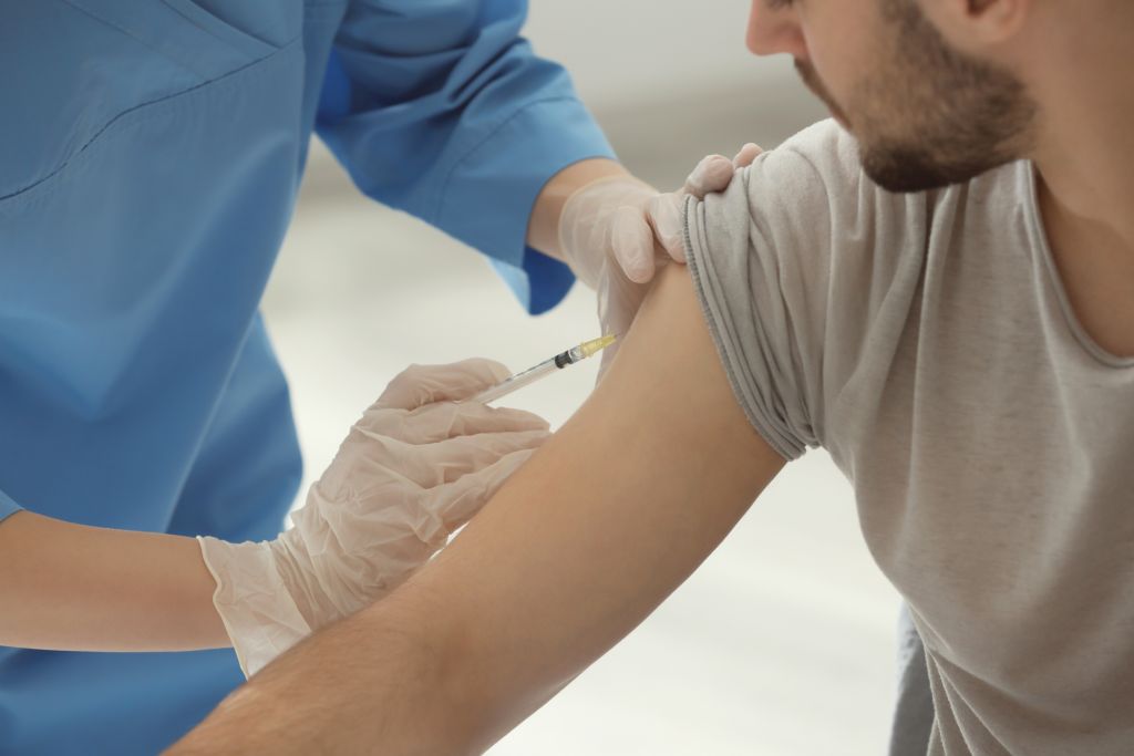 ΚΕΕΛΠΝΟ: «Ασπίδα» για την δημόσια υγεία οι εμβολιασμοί