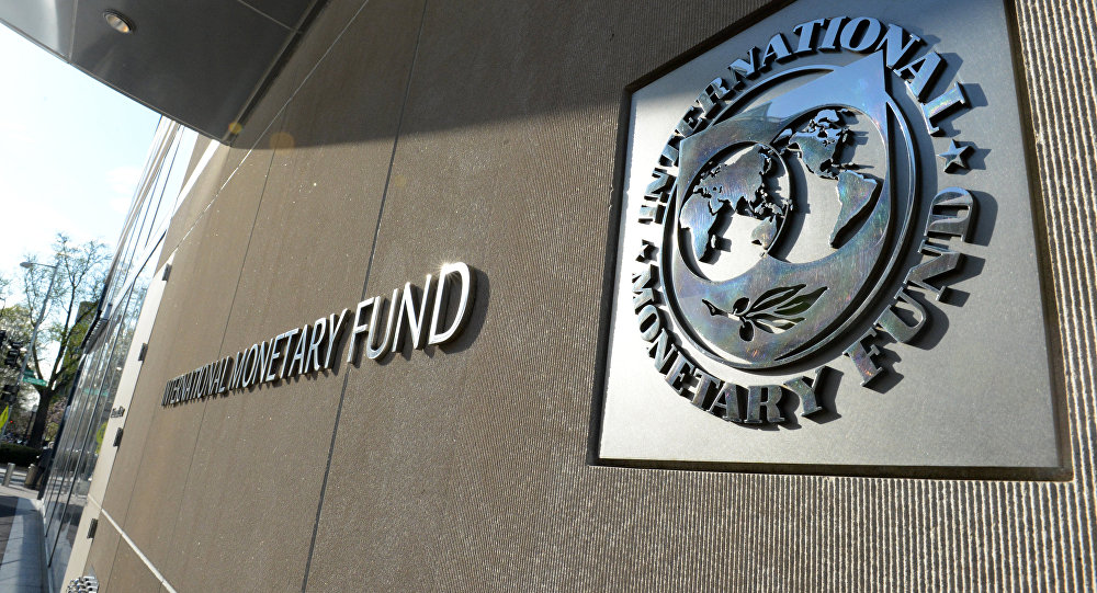 Ψυχρολουσία από ΔΝΤ: «Κατεβάζει» την ανάπτυξη στο 2% για το 2018