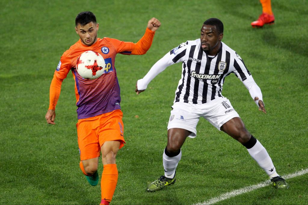 Ανταμείβει τον Κάμπος με νέο συμβόλαιο