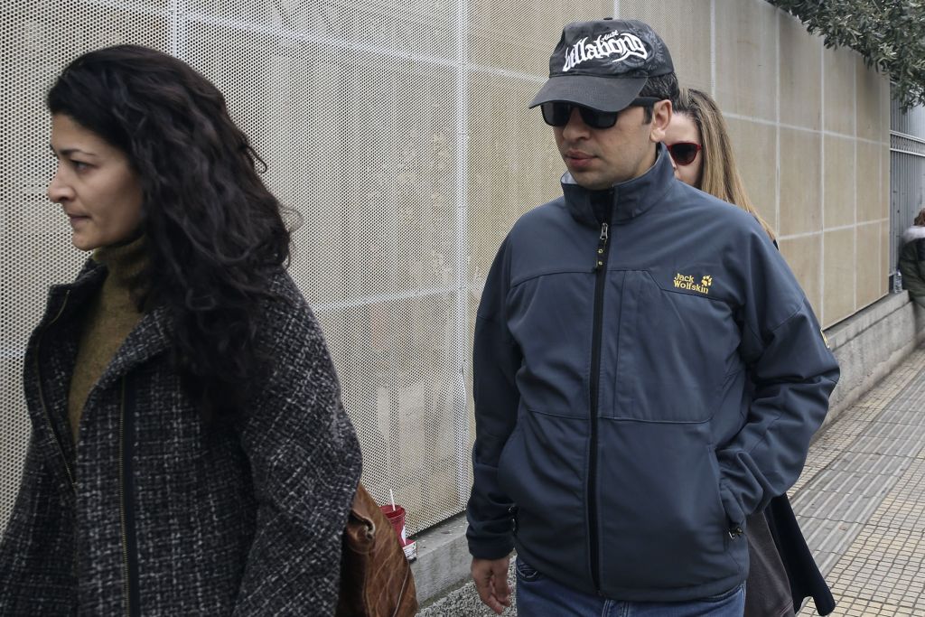 Φρουρούμενος επί 24ωρου ο ένας από τους «οκτώ» που απελευθερώθηκε