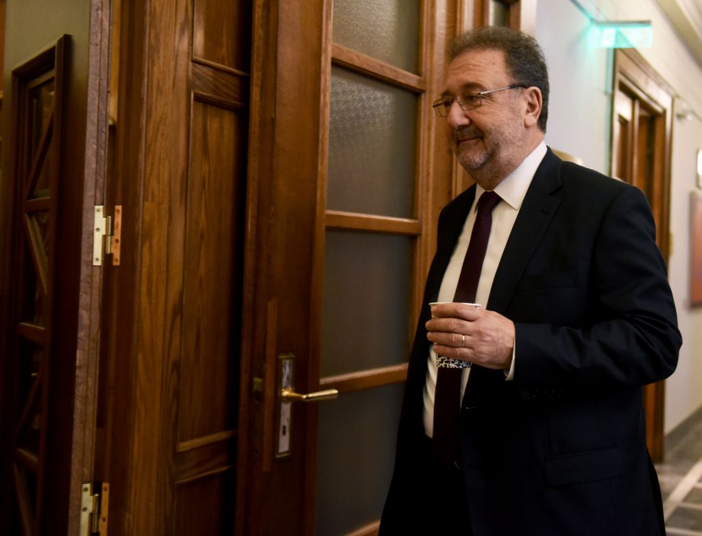 Τέλος καλοκαιριού το πλαίσιο για τη λειτουργία των εταιρειών