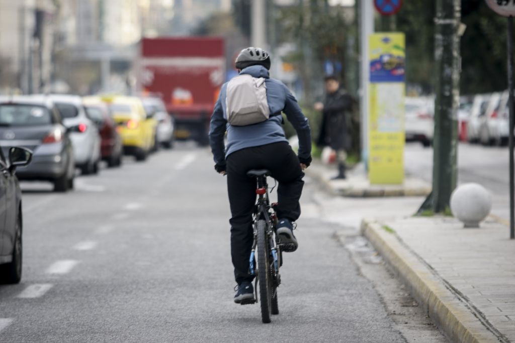 Στάσεις εργασίας σε τρόλεϊ, τρένα και προαστιακό