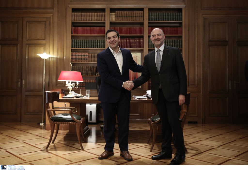 Ο Μοσκοβισί ρίχνει στην κυβέρνηση το «μπαλάκι» για τον ΦΠΑ στα νησιά