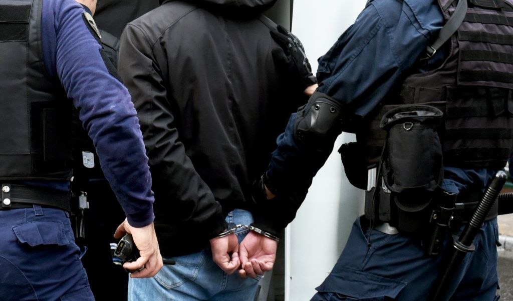 Συλλήψεις στην Κρήτη για όπλα και ναρκωτικά