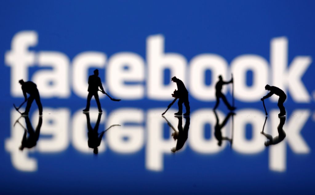 ΕΕ: Εως 2,7 εκατ. χρήστες θύματα των υποκλοπών δεδομένων στο Facebook