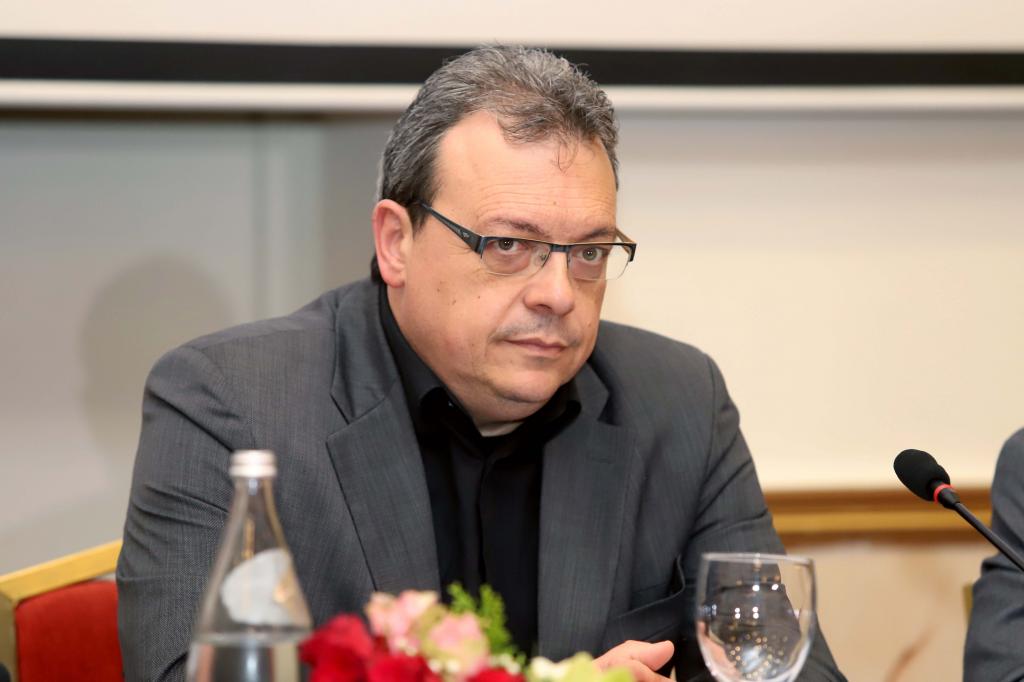 Νέα επιστολή Φάμελλου προς δημάρχους για τα οικιστικά όρια