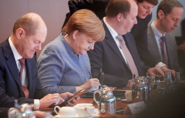 Γερμανία: Υποχρεωτική στράτευση ζητά «φράξια» του CDU